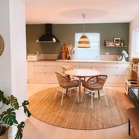 Вилла Family With Huge Terrace, Close To The Ocean Кристиансанд