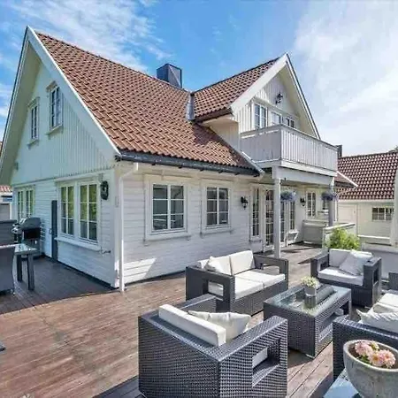 Family With Huge Terrace, Close To The Ocean Вилла Кристиансанд